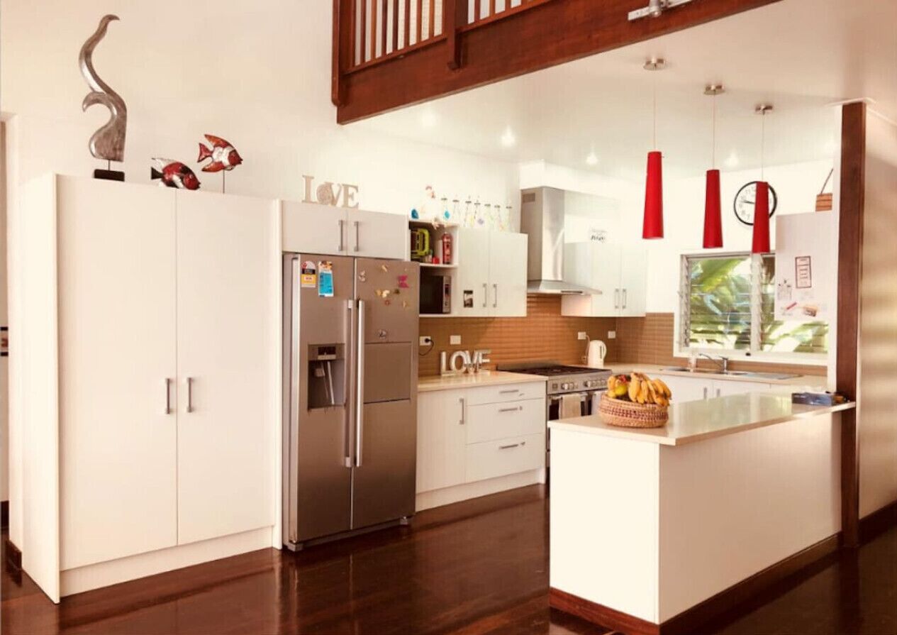 雪櫃、微波爐、焗爐、爐具