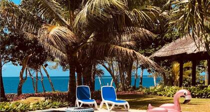 Qualius Lodge - Port Vila Bay`s 5 Bedroom WOW Property & Private Paradise by the Sea