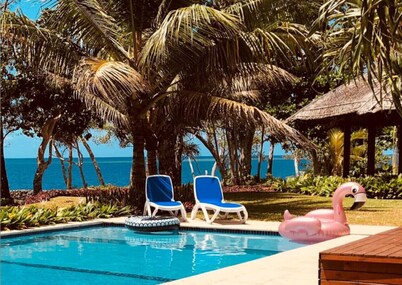 Qualius Lodge is Mele Bays WOW Property and Private Paradise by the Sea