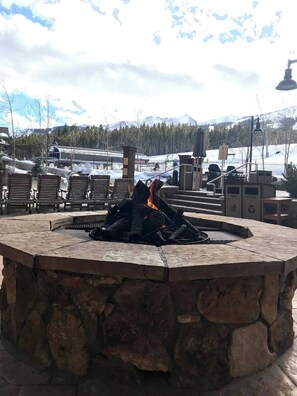 Property grounds - Grand Lodge on Peak 7 2 BR Ski-in/out Sleeps 8 in charming Breckenridge (Breckenridge)