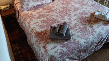 1 camera, Wi-Fi gratuito, lenzuola