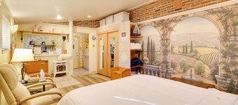 Close to Midtown! Cozy Reno 'River Cottage'