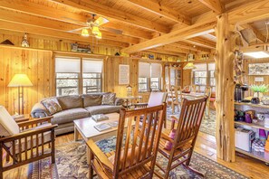 Living area - 10 Mi to Sardis Lake: Home w/ Grill in Tuskahoma (Tuskahoma)