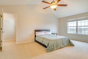 2 habitaciones, tabla de planchar con plancha, internet y ropa de cama 