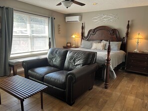 Interior - Renovated charming studio with private patio and yard (Gulf Breeze)