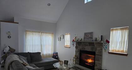 Charming 3-bedroom house MUST BE A LAND OWNER IN EAGLE ROCK RESORT