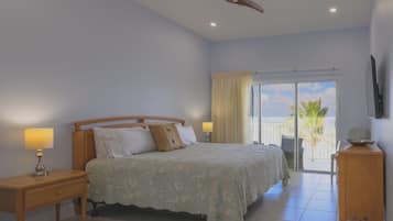 2 bedrooms, in-room safe, desk, iron/ironing board