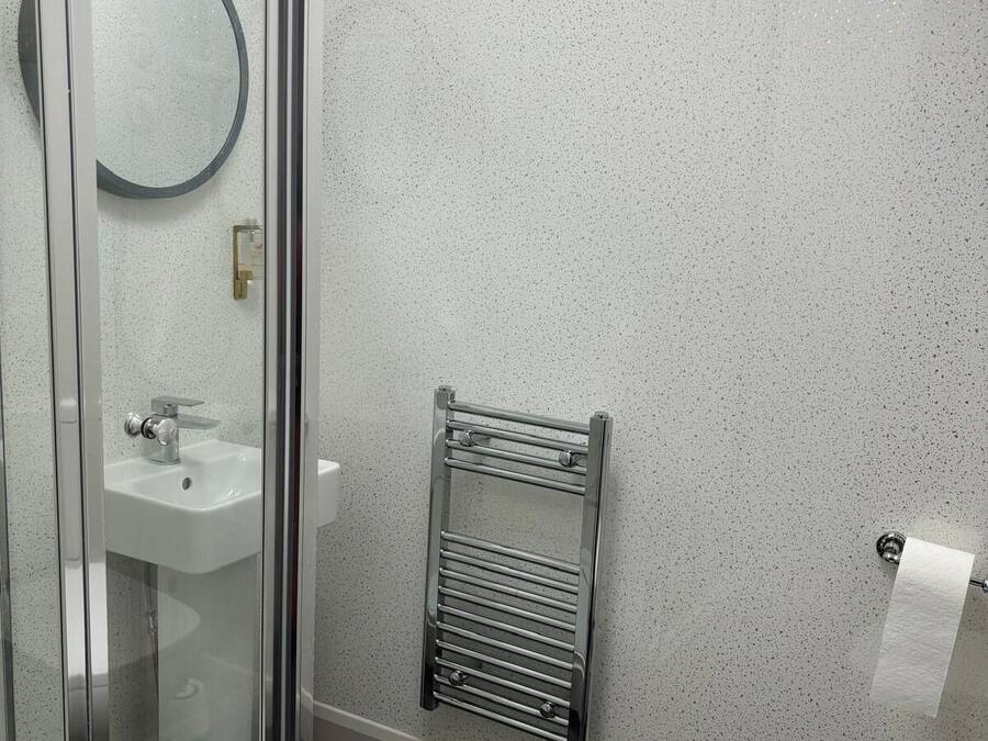 Deluxe Double Room | Bathroom