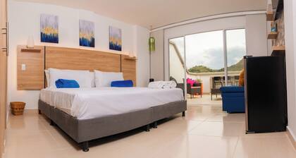 Charming studio in San Gil. Swimming pool, sauna, turco, terrace and free WiFi