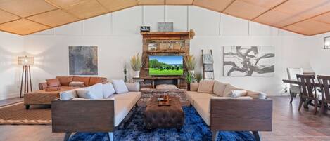 Télévision, cheminée