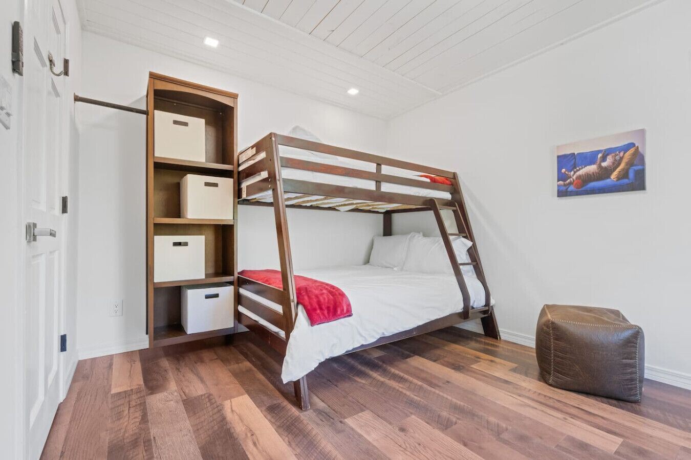 3 bedrooms, WiFi, bed sheets