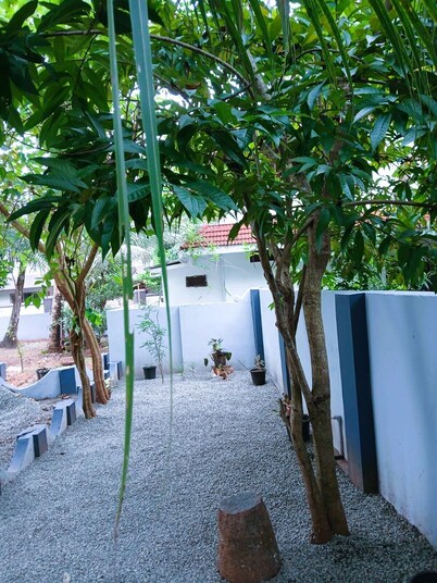 Charming 4-bedroom Layanila villa with WiFi, AC in serene Alappuzha