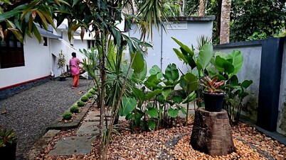 Charming 4-bedroom Layanila villa with WiFi, AC in serene Alappuzha