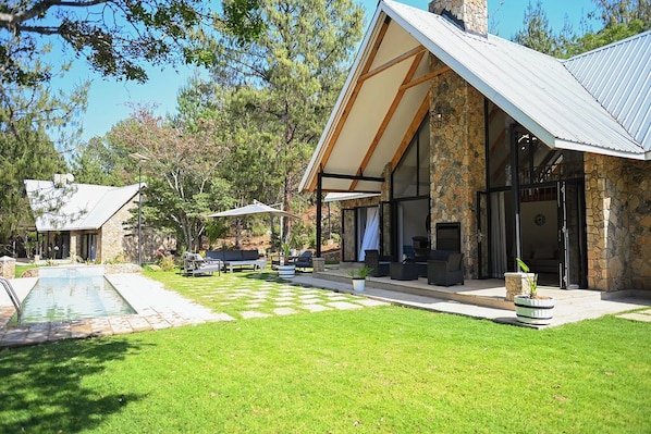 Front of property - Mountain Lakes Resort and Spa (Juliasdale)