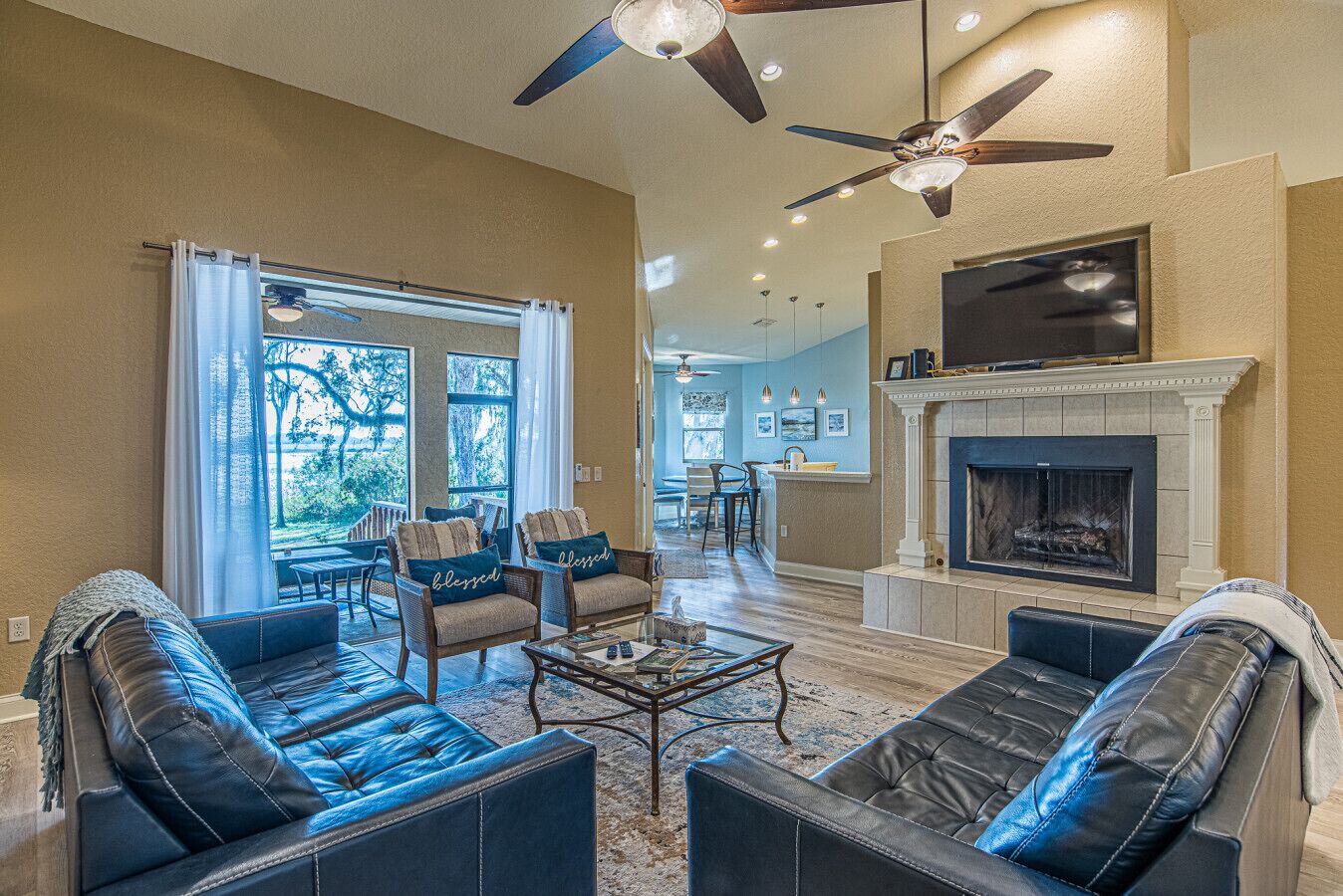 TV connectée, cheminée