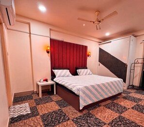 Appartamento familiare, vista cortile | Pasti in camera