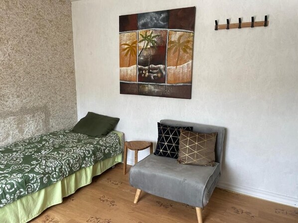 3 bedrooms, iron/ironing board, WiFi, bed sheets - Paide Old Town Suite Sophia (Paide)