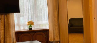 Spacious 4-bedroom house in Clonee with WiFi
Owner is staying @ Same Property