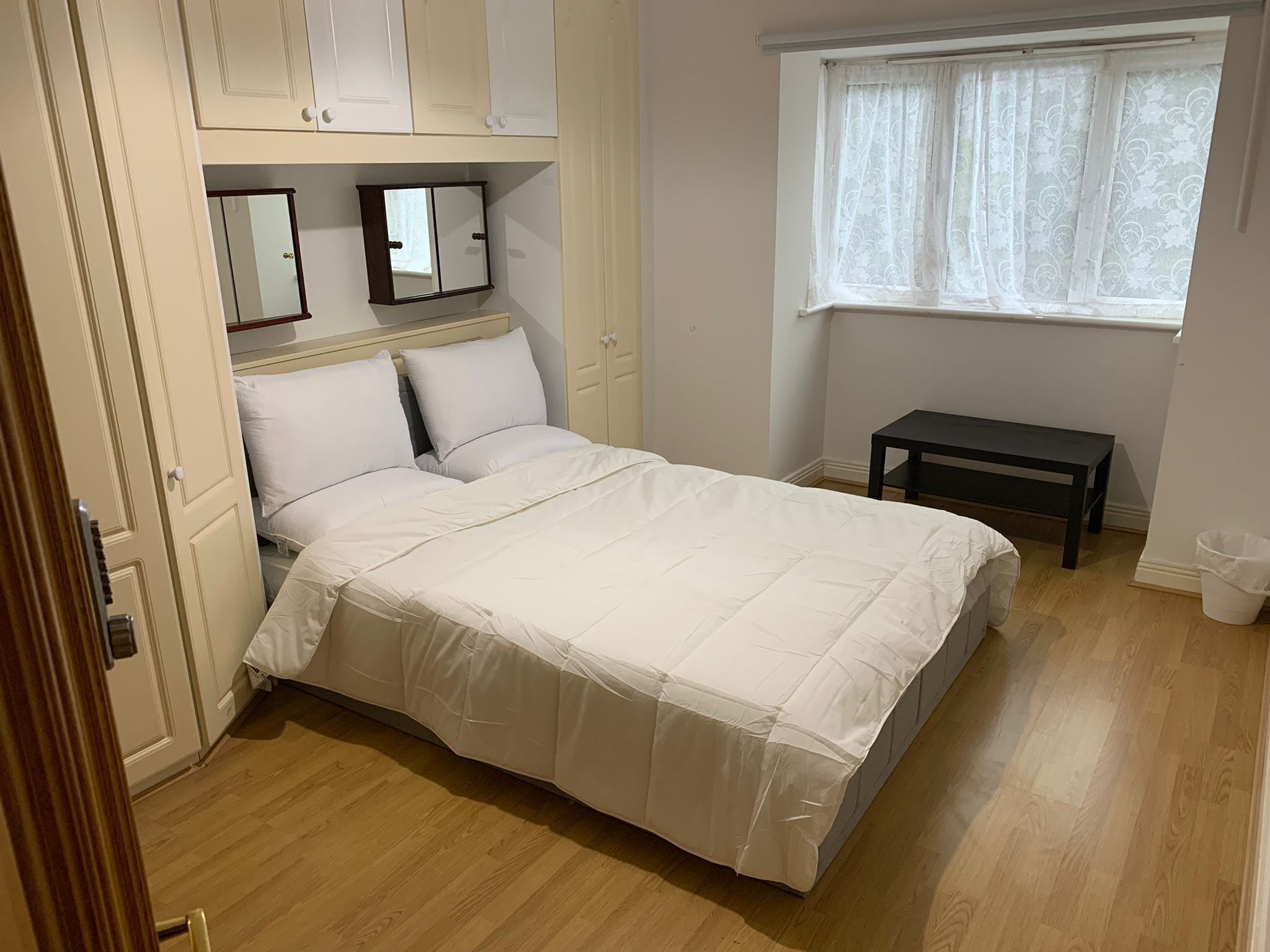 4 chambres, fer et planche à repasser, Wi-Fi, draps fournis