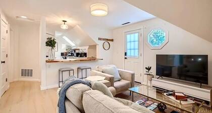 STUNNING NEW MOUNTAIN VIEW 2 BEDROOM APARTMENT- OLD COLORADO CITY