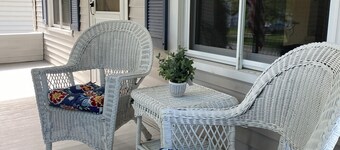 Charming Lower Near Hospitals/Green Bay/Astor