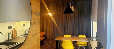 冰箱、微波炉、洗碗机、茶具/咖啡用具