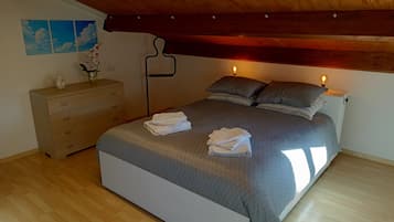 1 camera, ferro/asse da stiro, Wi-Fi, lenzuola