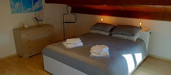 Cozy attic room a stone's throw from the center of Perugia.