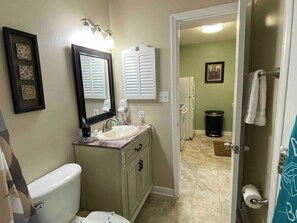 Shower, hair dryer, towels
