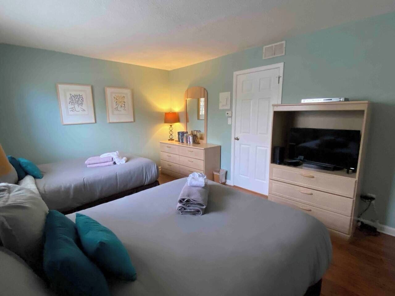 1 bedroom, desk, iron/ironing board, free WiFi