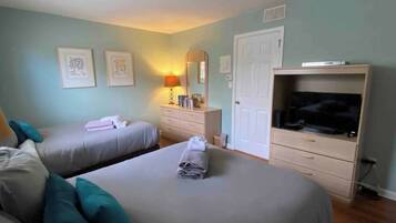 1 bedroom, desk, iron/ironing board, free WiFi