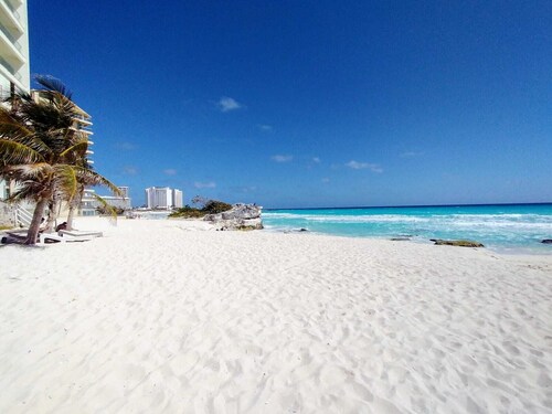 Condo Punta Cancun beach front