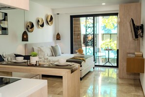 Superior Studio | In-room safe, blackout drapes, free WiFi, bed sheets