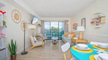 TV connectée, jeux vidéo, livres