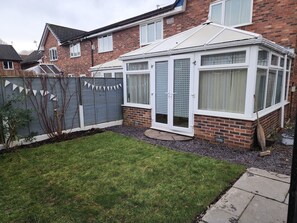 Exterior detail - My Holiday Home - 2 Bed House - Free parking (Swinton)