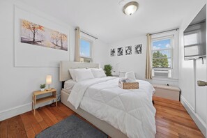 2 bedrooms, desk, iron/ironing board, travel cot