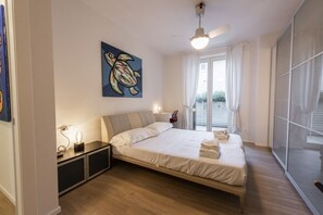 3 makuuhuonetta, silitysrauta/-lauta, vauvan matkasänky, Wi-Fi