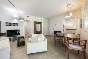 Living area - Pindemonte Garden by MMega (Firenze)