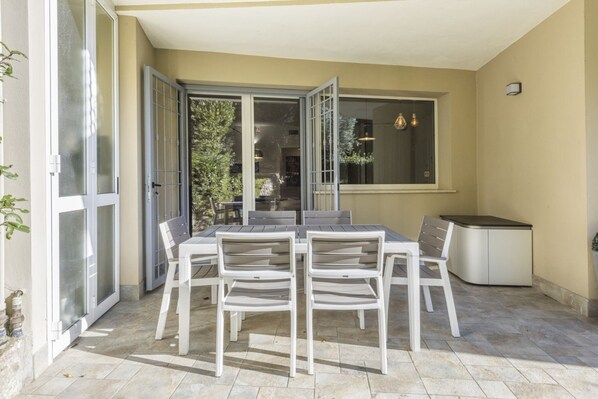 Outdoor dining - Pindemonte Garden by MMega (Firenze)