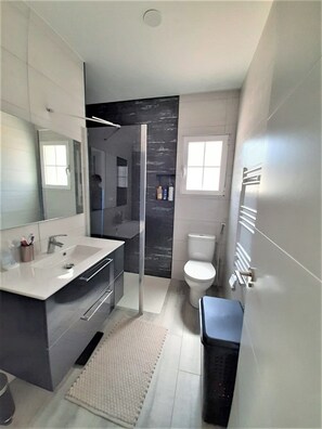 Towels, toilet paper