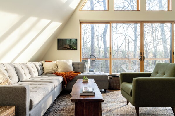 Smart TV, computer monitors