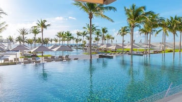 7 albercas al aire libre y camas balinesas gratuitas