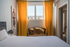 2 bedrooms, iron/ironing board, travel cot, free WiFi