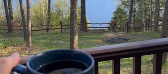 Woodlawn Lakeside Cabin - 2 BR Waterfront & Lake Views