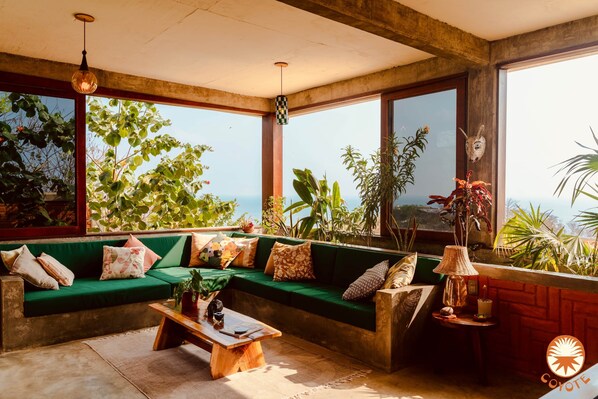 Smart TV, books, stereo, printers