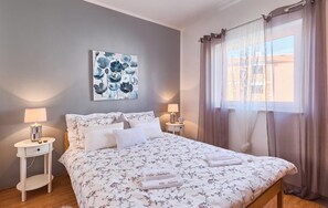 1 bedroom, free WiFi, bed sheets