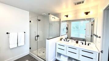 Shower, towels