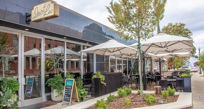 The Spot that Ever Calls - Walk to OM & Square!