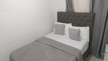 Basic Apartment | 2 bedrooms, iron/ironing board, free WiFi