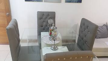 Basic Apartment | Living area